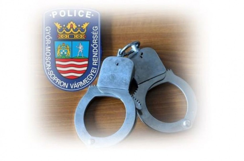 Halmozta a bajt egy győri nő 